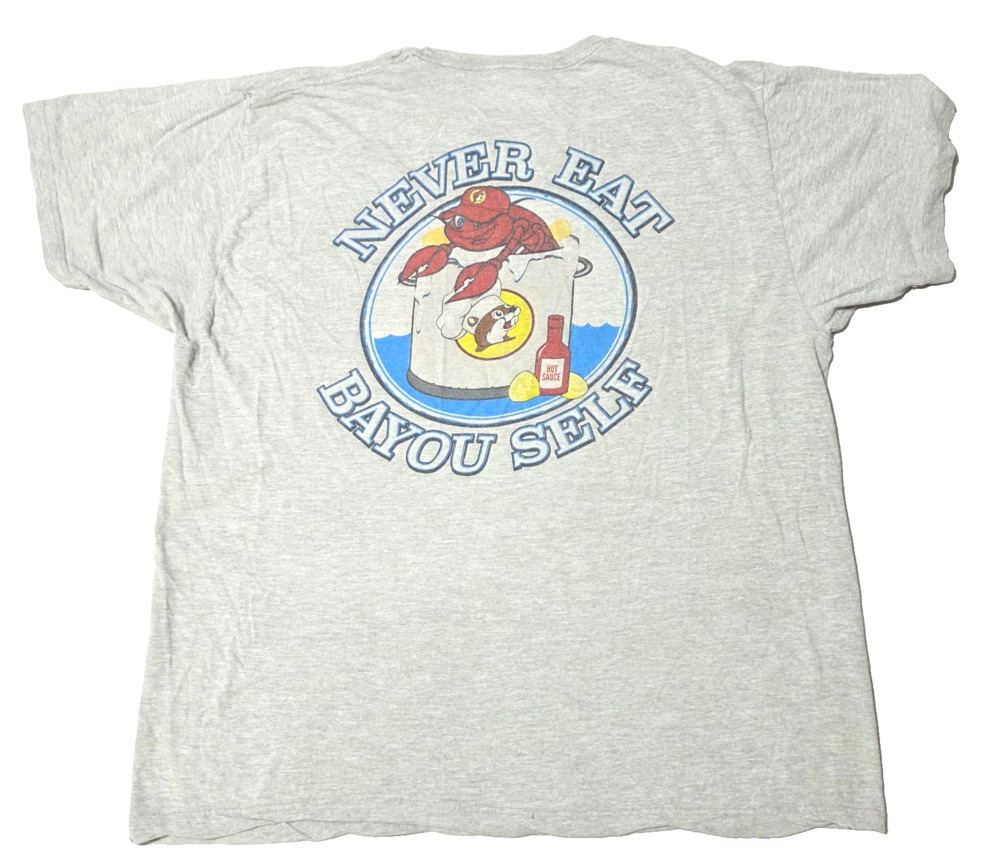 Buc-ee's-Never Eat Bayou Self-Chef Beaver Crawfish Gray T-Shirt 2XL Texas Cajun